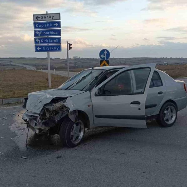 Tekirdağ'da ışık ihlali sonucu meydana gelen trafik kazası-1
