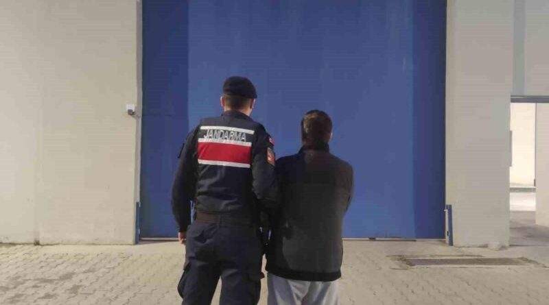 Afyonkarahisar'da Vergi Suçundan 7 Yıl 2 Ay 4 Gün Hapis Cezasıyla Aranan A.E. Jandarma Takibi Sonrası Yakalandı ve Tutuklandı 1
