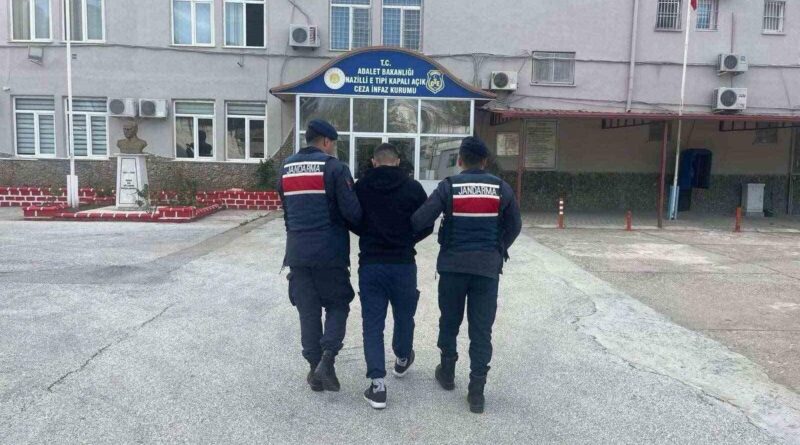 Aydın Nazilli’nde Uyuşturucu Suçundan Aranan O.E. Şüpheli Jandarma Taraflarında Yakalanır 1
