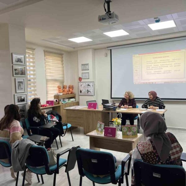 Bilecik'te Gebe Bilgilendirme Sınıfı Başladı-1