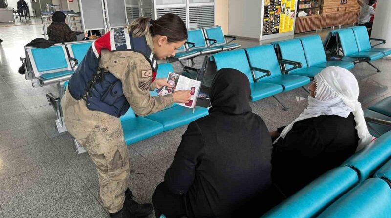 Bingöl'de Jandarma KADES Uygulamasını Tanıttı 1