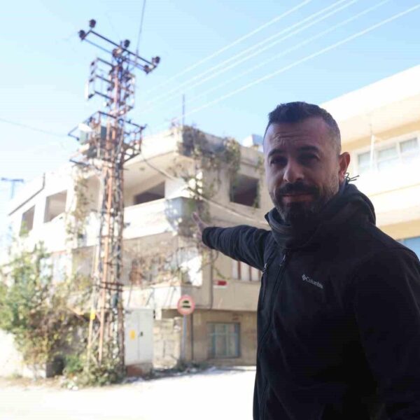 Bomba gibi patlayan trafo vatandaşları tedirgin etti-resim-1