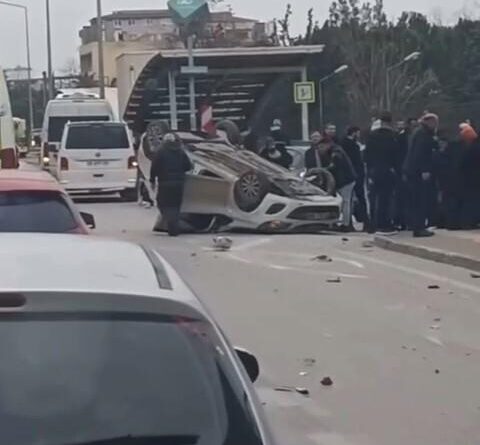 Bursa Yıldırım'nda Sürücünün Kontrolünden Çıkan Otomobil Takla Attı, Sürücü Şans Eseri Yara Almadan Kurtuldu 1