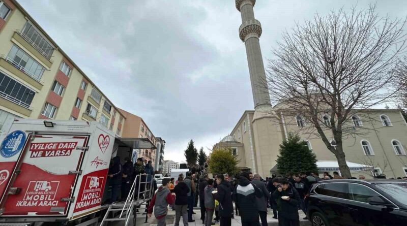 Çorum Belediyesi, Hz. Ömer Cami'ni Tadilat Sonrası İbadete Açtı 1