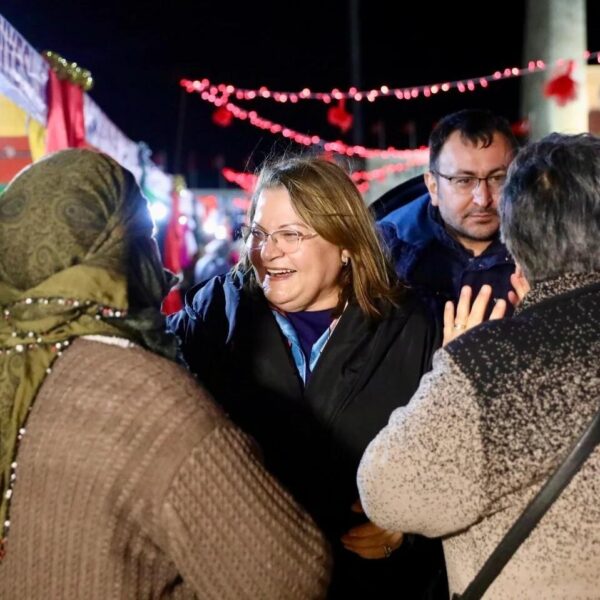 Didimli vatandaşlar Yeni Yıl Panayırı'nda-1