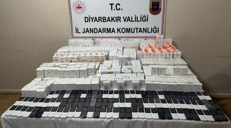 Diyarbakır Bismil İlçe Jandarma Ele Geçiren Kaçak Ürünler Sırasında 1 Milyon TL Değerinde Malzemelerle Şüpheliyi Başsavcılığa Sevk 1