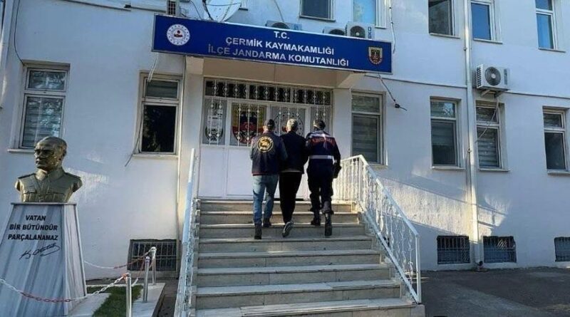 Diyarbakır'ın Çermik İlçe Jandarma Komutanlığı ve JASAT, 21 Yıl 4 Ay Kesinleşmiş Hapis Cezası Bulunan Zanlıyı Yakaladı 1