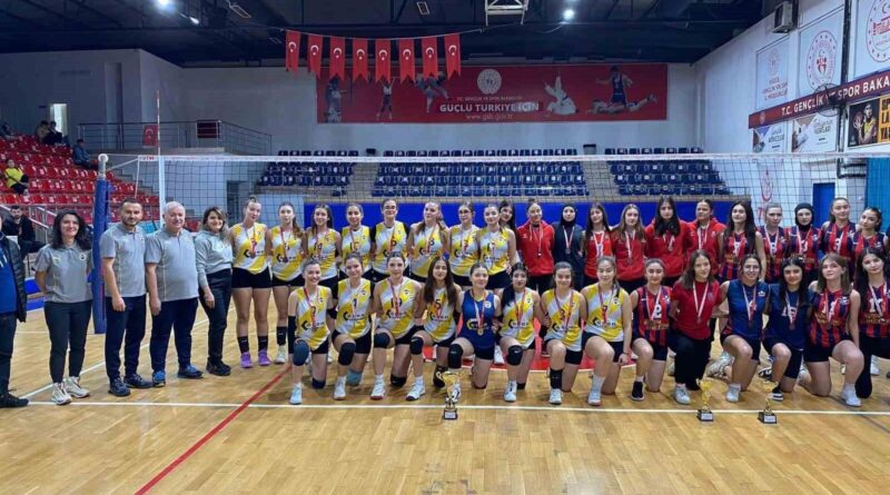 Düzce 1907 Spor Kulübü Yıldız Kızlar Voleybol Liginde Şampiyon 1