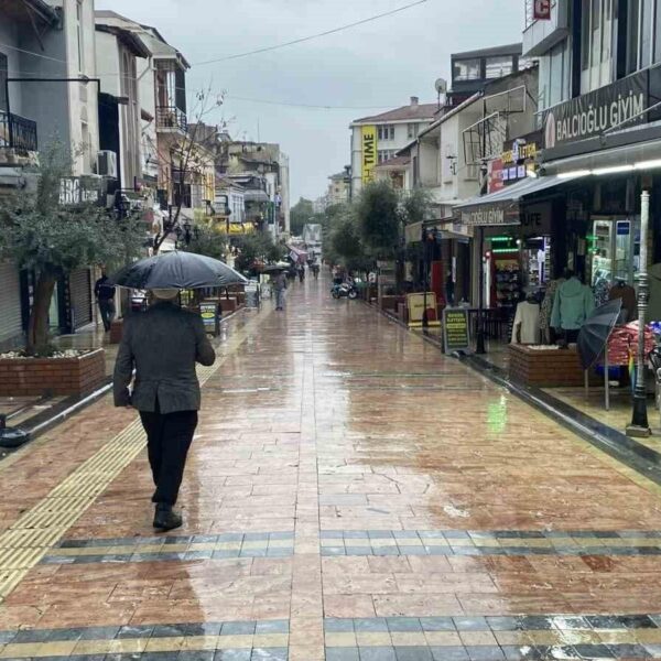 Efeler'de Yağışlar Neden Olduğu-2