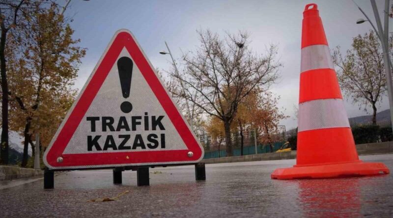Elazığ Kovancılar İlçesinde Tır ile Otomobil Arası Kazada 1 Kişi Öldü 4 Kişi Yaralandı 1