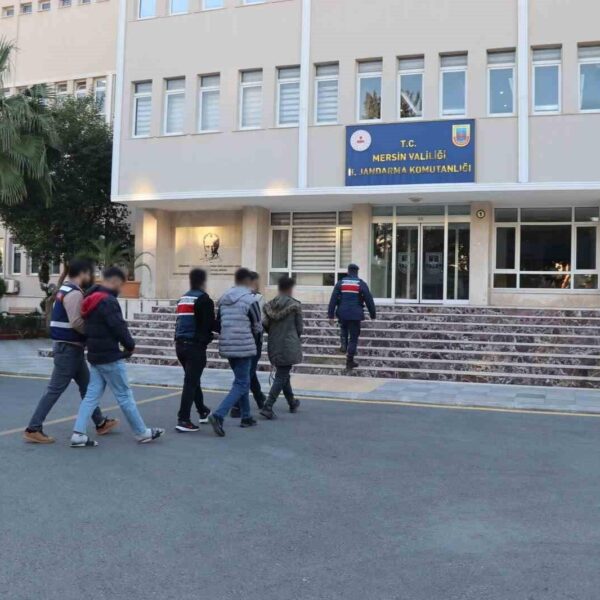 Eş zamanlı operasyon sırasında kullanılan materyallerin ele geçirilmesi