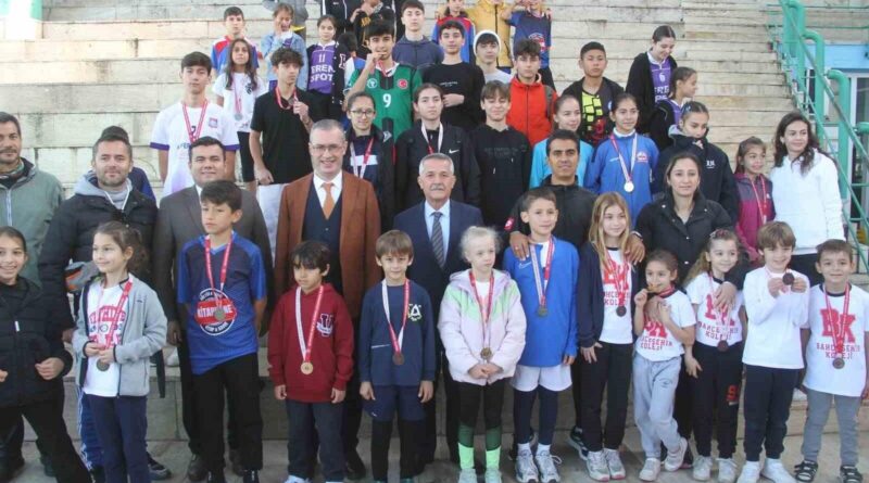 Fethiye'de Atatürk Koşusu'nda Genç Yetenekler Kıyaslamıştı 1