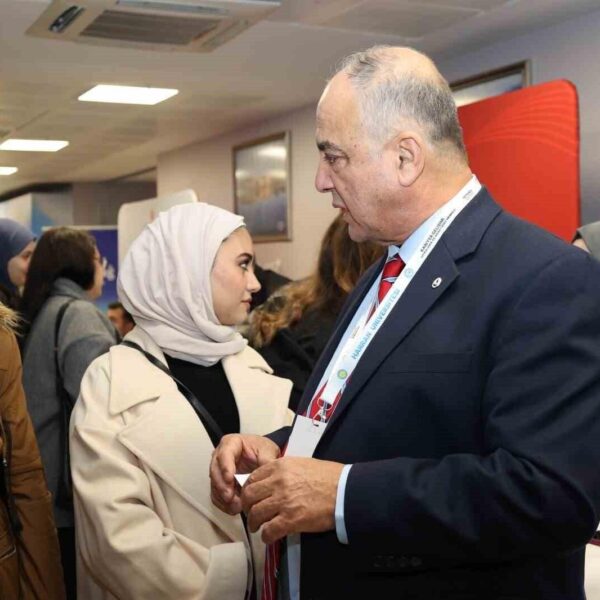 GÜDKAF'24 fuarında SANKO Üniversitesi stantına gelen öğrenciler ve ziyaretçiler-2