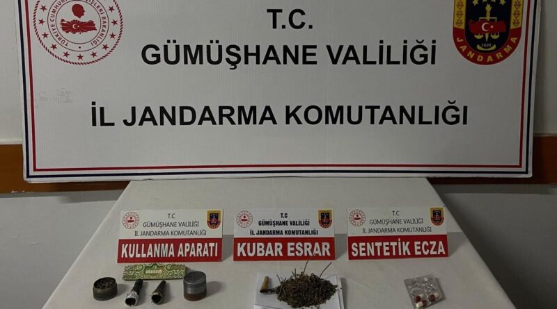 Gümüşhane'de KOM Ekipleri S.D'yi Tutuklayarak 9 Gram Kubar Eşrar ve Diğer Malzemeleri Ele Geçiriyor 1