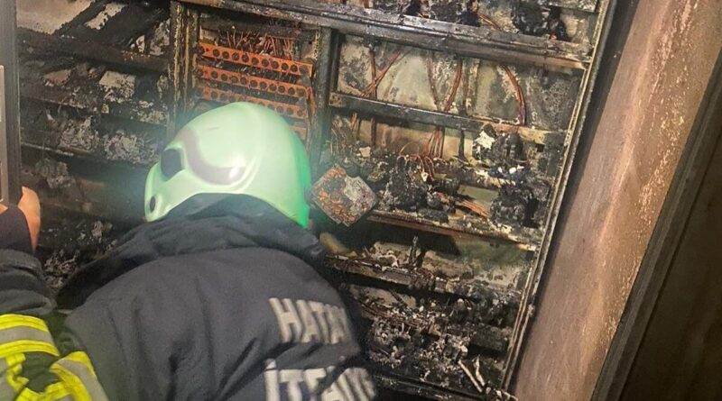 Hatay'da Elektrik Pano yangını: Samandağ'da 6 kişi dumandan etkilendi 1