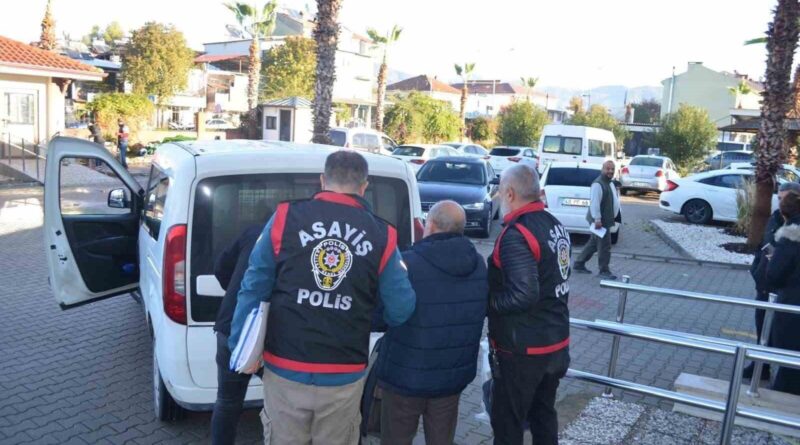 İ.A., Muğla’daki 10 Marketten Sigara ve Kasa Hırsızlığı Yaptıktan Sonra Fethiye’de Polis Tarı Tutuklandı 1
