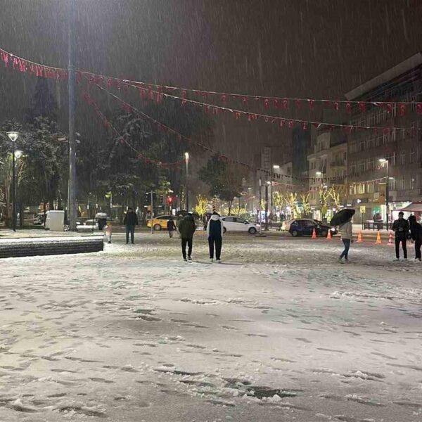 Kardan adam yapılıyor-14