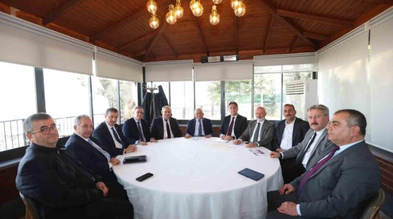 Kayseri Büyükşehir Belediye Başkanı Dr. Memduh Büyükkılıç, AK Partili İlçe Belediye Başkanlarıyla 2025 Hedeflerini Belirledi 1