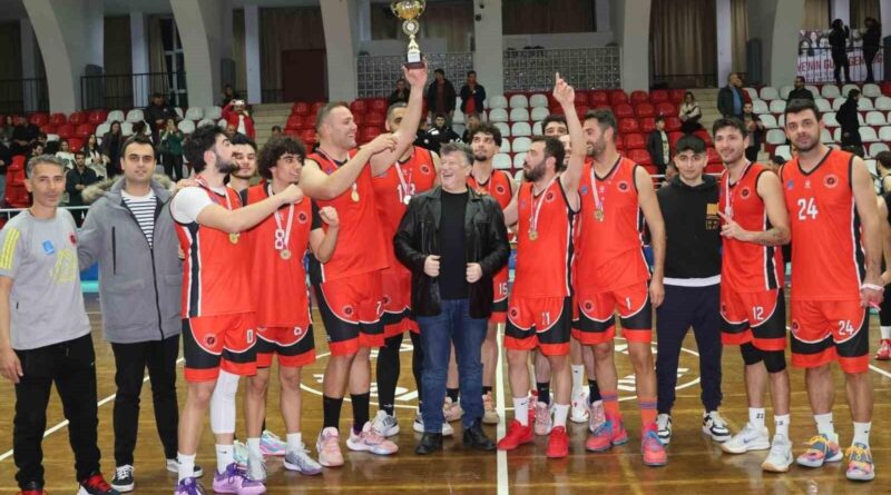 Kuşadası Belediye Spor, Aydın Basketbol Büyük Erkekler İl Birinciliğini Kazandı 1