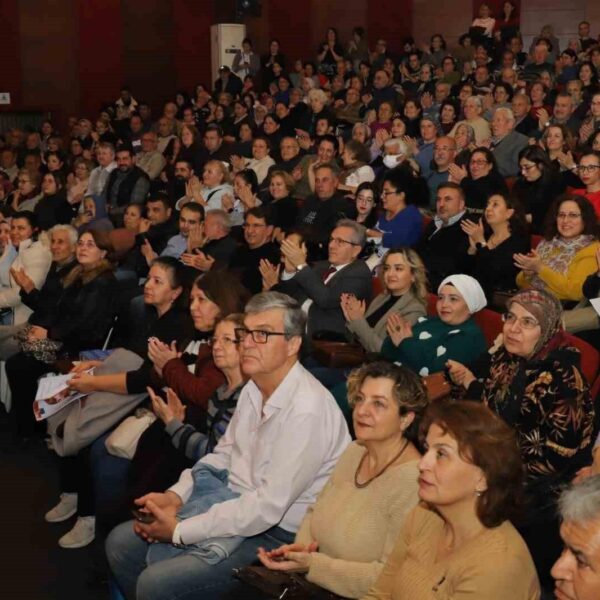 Nazilli Belediyesi Türk Halk Müziği Korosu 'Yeni Yıla Merhaba' Konserinde-3