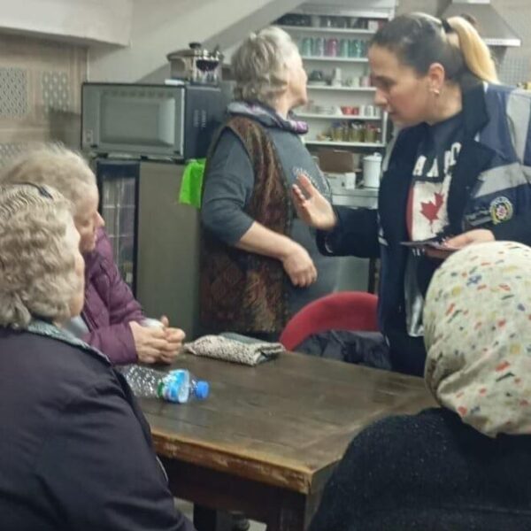 Pazarcı esnafına ve vatandaşlara KADES uygulaması tanıtımı-3