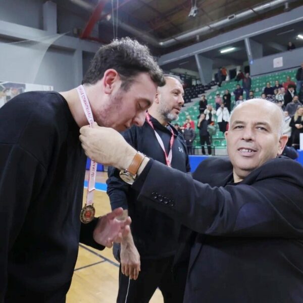Servergazi Basketbol'un şampiyonluk kupası-2