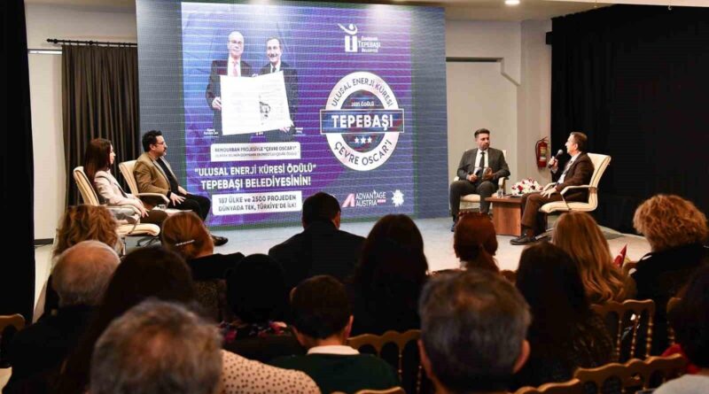Tepebaşı'nda Yapay Zekanın Politikaya Etkileri Tartışıldı 4