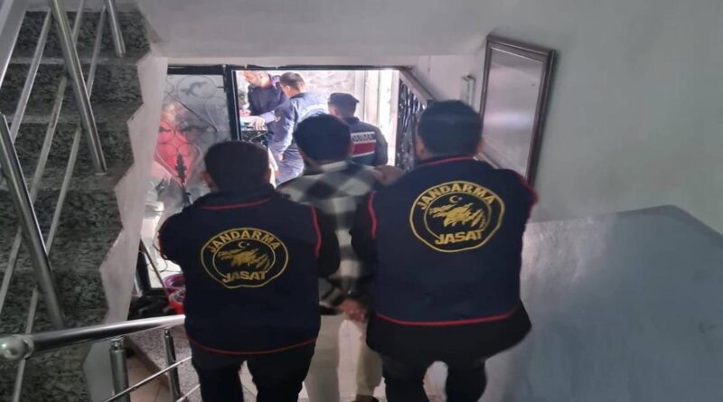 Tokat'ta Düğün ve Nişanlarda Silahlar Ele geçirildi: Jandarma Operasyonuyle 6 Tabaña ve 6 Av Tüfek Ele geçirildi 1