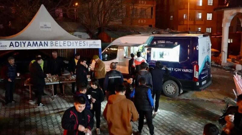 Adıyaman Belediyesi, Regaip Kandili'nde Vatandaşlara Kandil Simidi İkram Etti 1