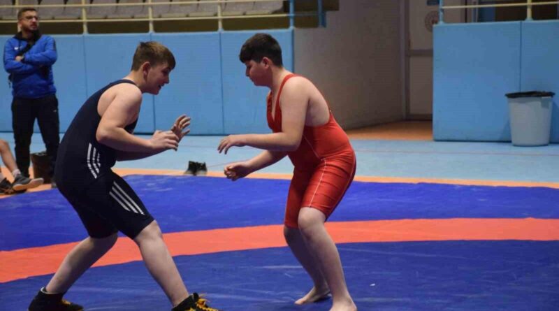 Afyonkarahisar'da Okul Sporları Yıldız Erkekler Serbest Güreş Müsabakaları Tamamlandı 1