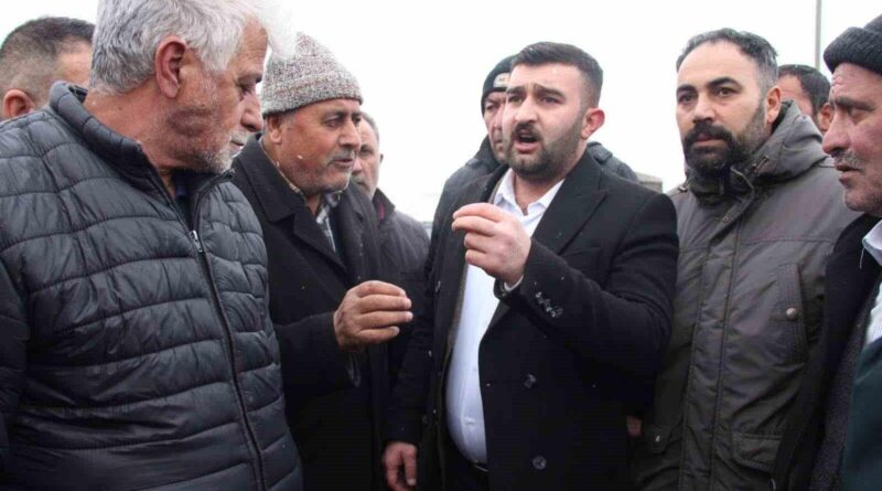 Ağrı Ticaret Borsası Başkanı Ömer Yıldırım Hayvan Borsası'nı Ziyaret Etti ve Çiftçilerle Bir Araya Geldi 1