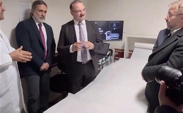 Atatürk Üniversitesi Rektörü, Hastane'ye Yeni Ultrason Cihazları Kazandırdı 1