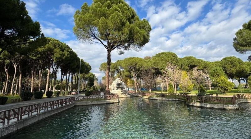 Aydın Büyükşehir Belediyesi, Nazilli'nin Sümerpark'ını Geniş Kapsamlı Temizlik Çalışmasıyla Yeniledi 1