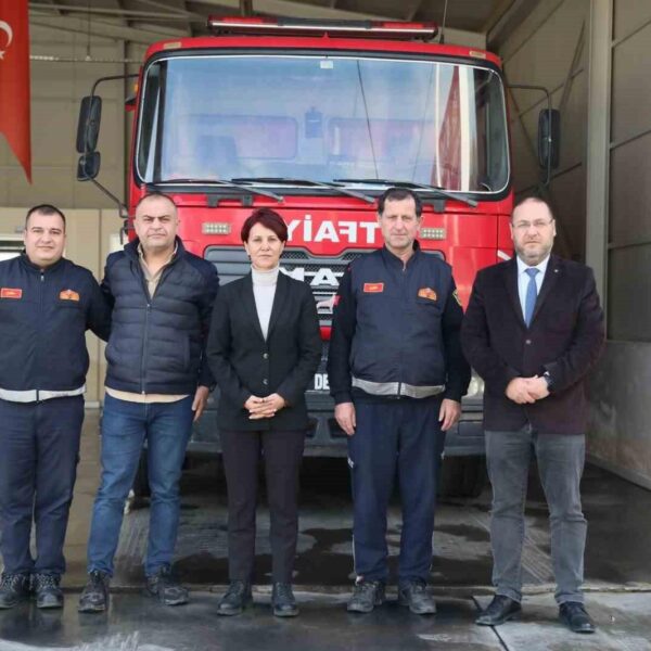 Aydın Büyükşehir Belediyesi yetkililerinin Koçarlı Belediye Başkanı Özgür Arıcı'yı ziyaret ettiği görseli.-3