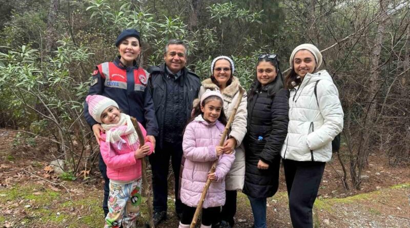 Aydın'da Dilek Yarımadası Milli Parkı Ziyaretçilerine Jandarma Bilgilendirmesi 1