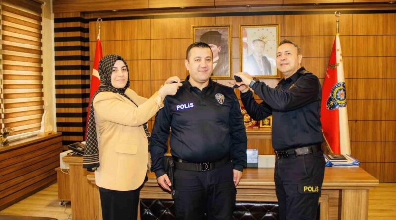 Bilecik'te Emniyet Amiri Tahir Oğul'a Apoletini Eşi ve İl Emniyet Müdürü Taktı 1