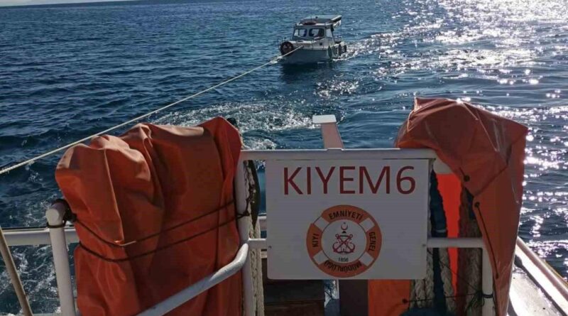 Bodrum'da Tekne Motor Arızası Sonrası Kurtarma Operasyonu 1