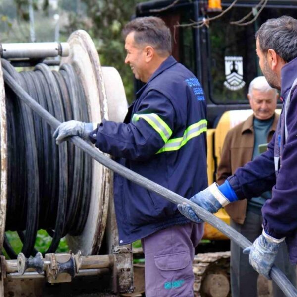 Bodrum'daki çarpışma noktalarında yağmur suyu drenaj hattı ve mazgal imalatı yapılıyor.-4