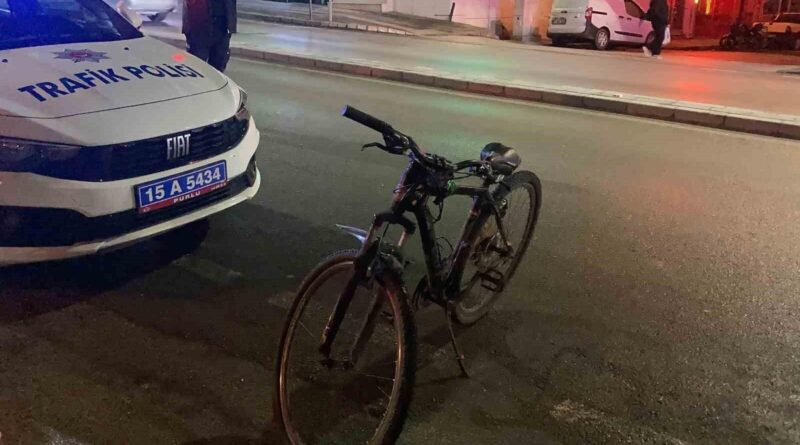 Burdur'da Bisikletçi Kadın Panikleyerek Düştü ve Yaralandı 1