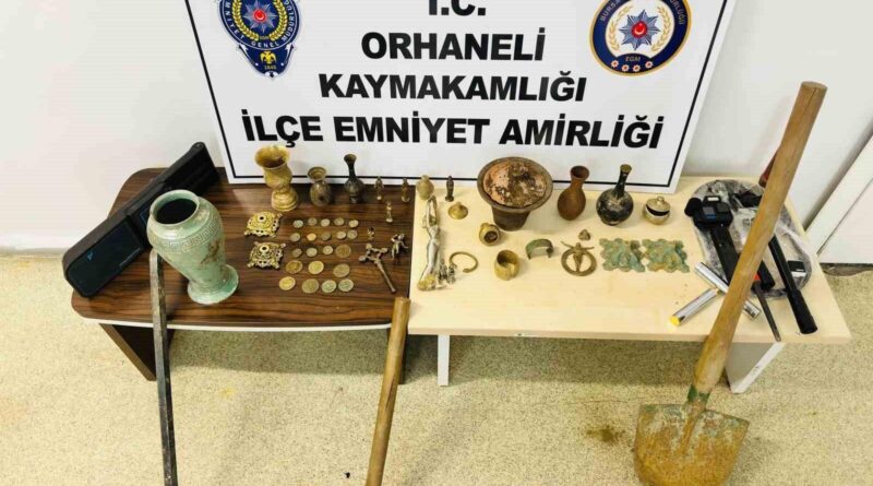 Bursa Orhaneli'nde Kaçak Kazıda 3 Şüpheli Yakalandı 1