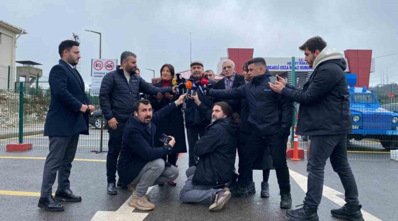 DEM Parti ve Ahmet Türk, Figen Yüksekdağ ve Semra Güzel'i Ziyaret Etti 1