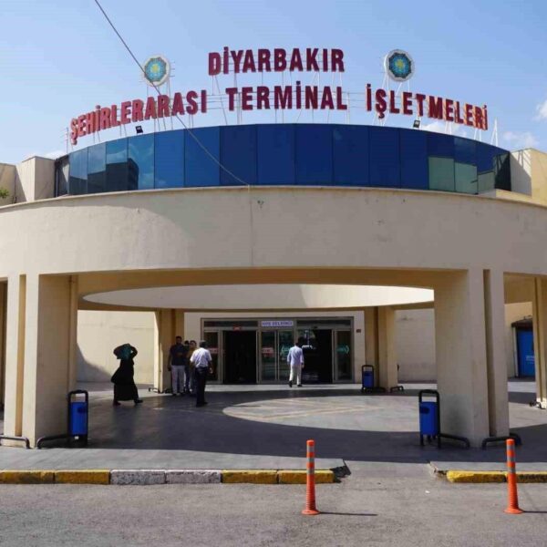 Diyarbakır'da ücretsiz wi-fi erişimi sağlayan bir park-1
