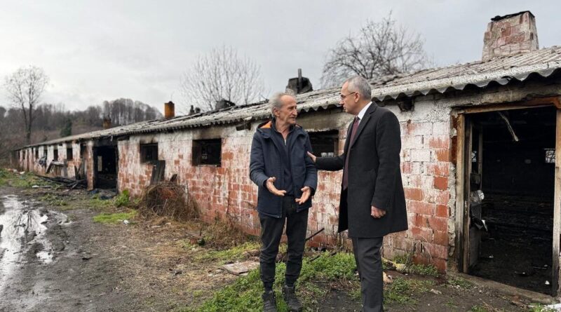 Düzce Akçakoca'da Yangında 8 Bin 700 Tavuk Öldü 1