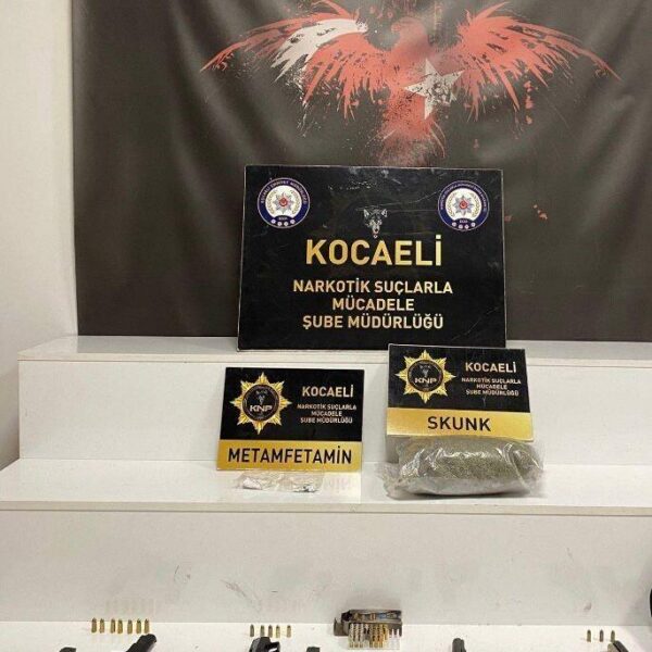 Ele geçirilen uyuşturucu ve silah