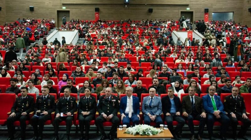 Erzincan Binali Yıldırım Üniversitesi'nde Jandarma Tanıtım Günü 1