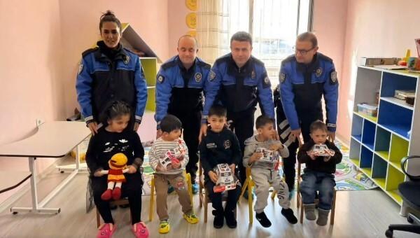 Erzincan İl Emniyet Müdürlüğü Görme Engelli Çocukları Ziyaret Etti 1
