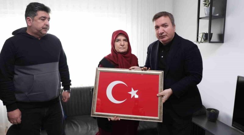 Erzincan Valisi Hamza Aydoğdu Şehit Abdulkadir Çıldır'ın Ailesini ve Hastanede Tedavi Gören Makbule Ünal'ı Ziyaret Etti 1