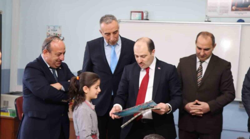 Erzurum Oltu'da 2024-2025 Eğitim Öğretim Yılı İlk Dönemi Karne Töreni ile Son Buldu 1