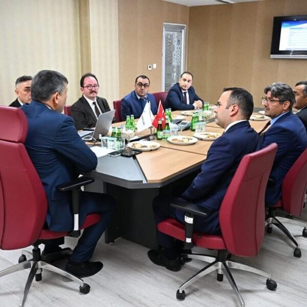 Erzurum Valisi Mustafa Çiftçi, Erzurum İŞKUR İl Müdürü ile görüşüyor.-1