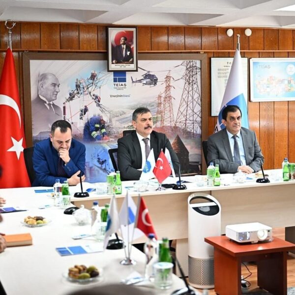 Erzurum Valisi Mustafa Çiftçi'nin TEİAŞ 15. Bölge Müdürlüğü'nü ziyaret ettiği görsel-3